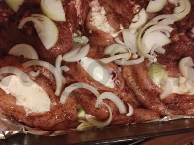 Vištienos filė su kumpiu ir sūriu, marinuota adžikoje Žingsnis 6