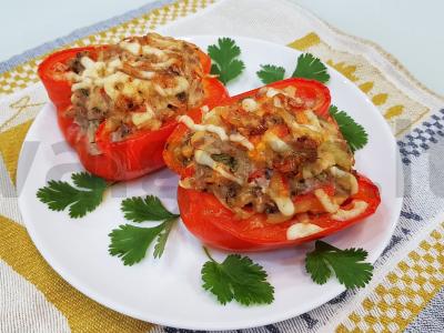 Orkaitėje keptos paprikos su neįprastu įdaru pagrindine nuotrauka