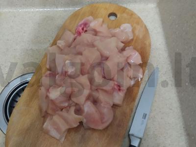 Troškinta vištienos krūtinėlė pomidorų pastoje Žingsnis 3