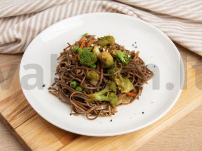 Soba su brokoliais ir žaliaisiais žirneliais Žingsnis 4