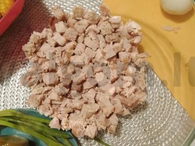 Pupelių ir mėsos salotos Žingsnis 1