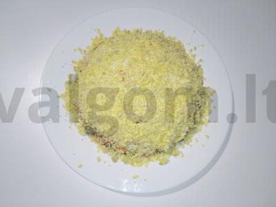 Sveikos vištienos kepenėlių salotos pagrindine nuotrauka