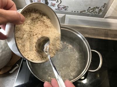 Ryžiai su sultenėmis ir cukruotais vaisiais Žingsnis 2