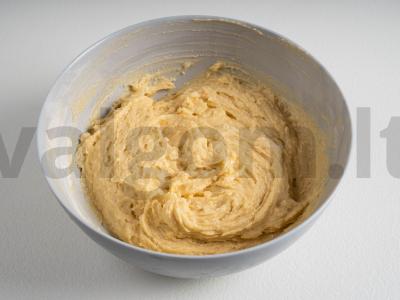 Mandarinų keksas su pienu Žingsnis 4