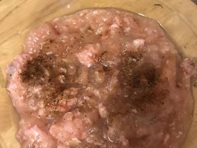 Vištienos makaronai su kreminiu grybų padažu Žingsnis 1