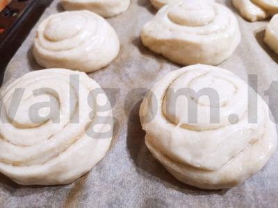 Cinnabon bandelės su maskarpone Žingsnis 2