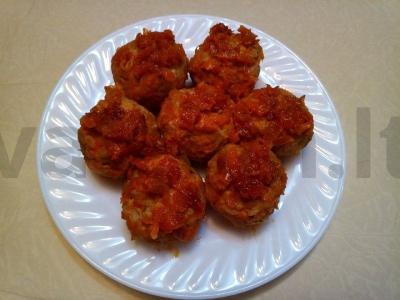 Švelnūs kalakutienos kukuliai su ryžiais pomidorų padaže pagrindine nuotrauka