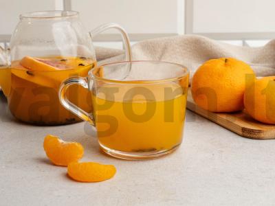 Apelsinų arbata su mandarinais pagrindine nuotrauka