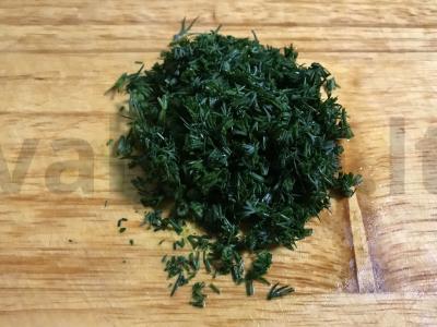Vasaros daržovių salotos pagrindiniams patiekalams Žingsnis 4