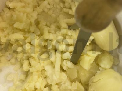 Bulvių košė su kiaušiniu, sviestu ir pienu Žingsnis 6