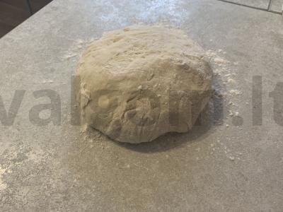 Dešrelės iš kvietinių miltų mielinės tešlos Žingsnis 5