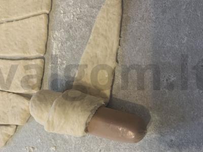 Dešrelės iš kvietinių miltų mielinės tešlos Žingsnis 8