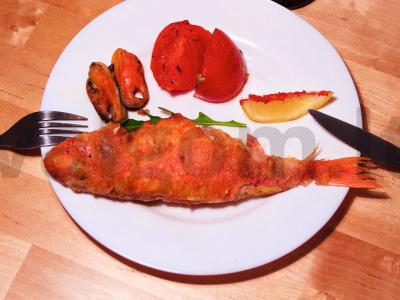 Skumbrė su šiltais pomidorais ir midijomis pagrindine nuotrauka