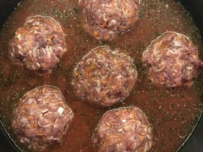 Mėsos kukuliai su daržovėmis pomidorų padaže Žingsnis 7