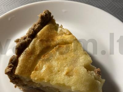 Šokoladinis pyragas su obuoliais pagrindine nuotrauka