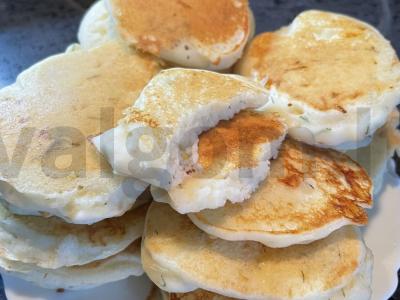 Fritters ant rūgštaus kefyro su sūriu ir česnaku Žingsnis 6