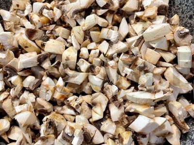 Bulvių troškinys su malta mėsa, grybais ir Provanso žolelėmis Žingsnis 3