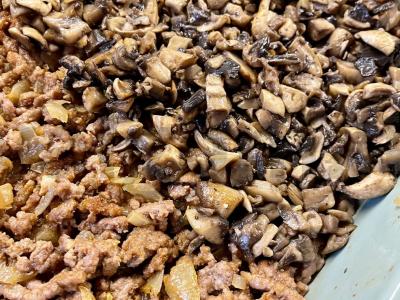 Bulvių troškinys su malta mėsa, grybais ir Provanso žolelėmis Žingsnis 5