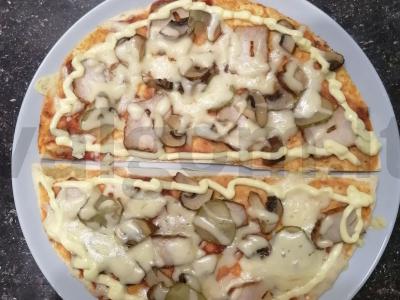 Pica su kebabu ir grybais pagrindine nuotrauka