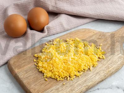 Įdaryti kiaušiniai su garstyčiomis ir majonezu Žingsnis 1