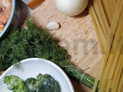 Makaronai su karališkosiomis krevetėmis ir brokoliais Žingsnis 1