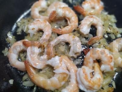 Makaronai su karališkosiomis krevetėmis ir brokoliais Žingsnis 3