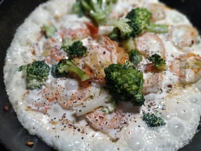 Makaronai su karališkosiomis krevetėmis ir brokoliais Žingsnis 4