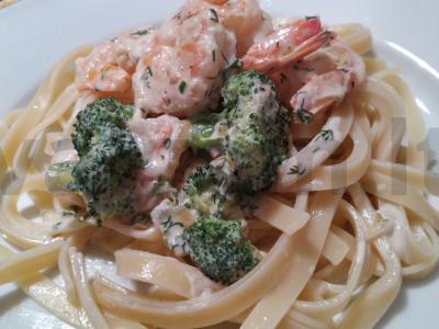 Makaronai su karališkosiomis krevetėmis ir brokoliais pagrindine nuotrauka