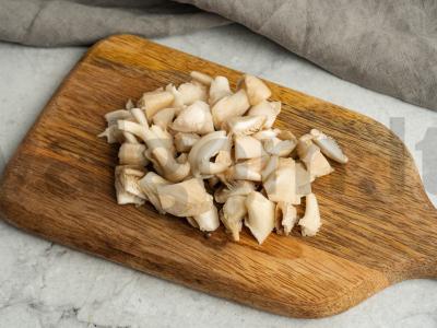Soba su austrių grybais grietinės padaže Žingsnis 1