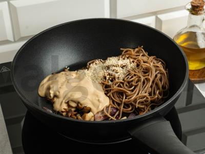 Soba su austrių grybais grietinės padaže Žingsnis 4