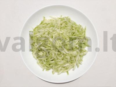 Dietiniai cukinijų paplotėliai su vištienos krūtinėle Žingsnis 1
