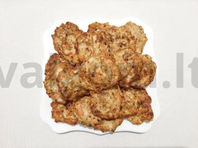 Dietiniai cukinijų paplotėliai su vištienos krūtinėle pagrindine nuotrauka
