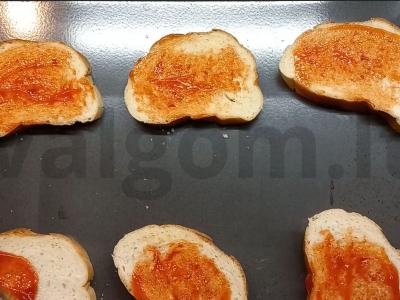 Kepti sumuštiniai su kumpiu ir agurkais Žingsnis 2