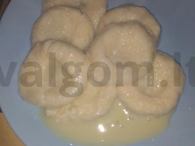 Lėtapėdžiai su vaniliniu grietinėlės padažu pagrindine nuotrauka