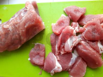 Mėsos nugarinė su pupelėmis Žingsnis 1