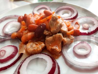 Mėsos nugarinė su pupelėmis pagrindine nuotrauka