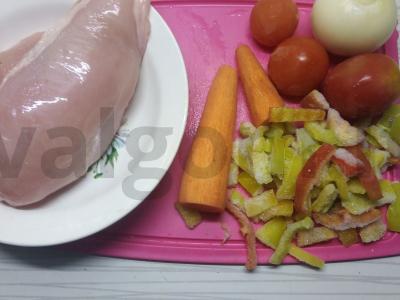 Vištienos krūtinėlės guliašas Žingsnis 1