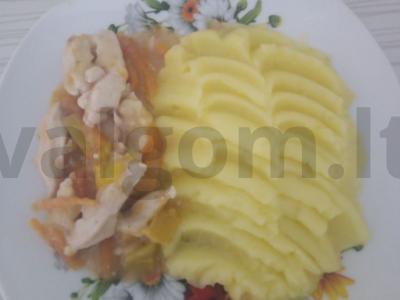 Vištienos krūtinėlės guliašas pagrindine nuotrauka