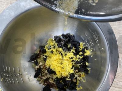 Biscotti sausainiai su džiovintomis slyvomis ir graikiniais riešutais Žingsnis 4