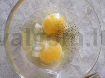 Kiaušinių suktinukai Žingsnis 1