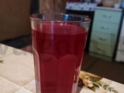 Gaivinantys spanguolių kąsneliai pagrindine nuotrauka