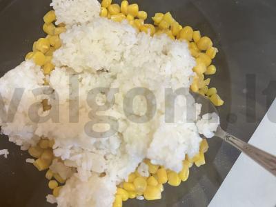 Paprastos krabų salotos su ryžiais ir kiaušiniu Žingsnis 4