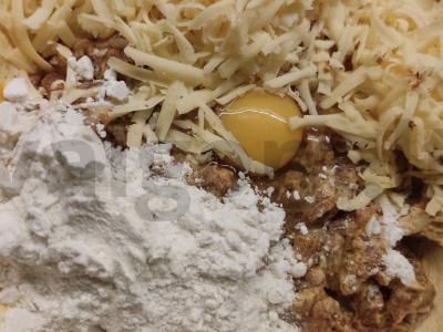 Orkaitėje keptas smulkintas kiaulienos šnicelis Žingsnis 3