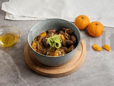 Vištienos širdelės su medumi ir mandarinais pagrindine nuotrauka