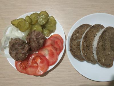 Hamburgeris "Lėkštėje" pagrindine nuotrauka