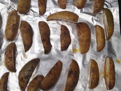 Kaimiškos bulvės su paprika, padažu ir druska Žingsnis 3