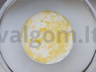 Keptuvėje virti kepsneliai su bananais ir šokolado užpilu Žingsnis 2