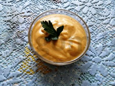 Naminės garstyčios ant agurkų sūrymo pagrindine nuotrauka