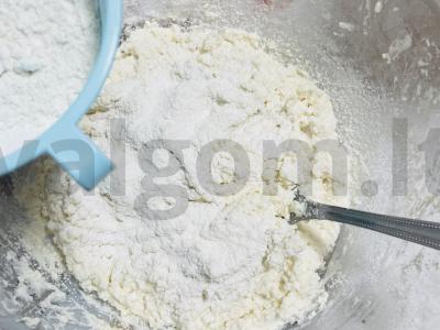 Sūrio pyragaičiai iš varškės Žingsnis 3