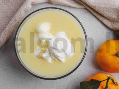 Lengvas jogurto, baltojo šokolado ir mandarinų desertas Žingsnis 2